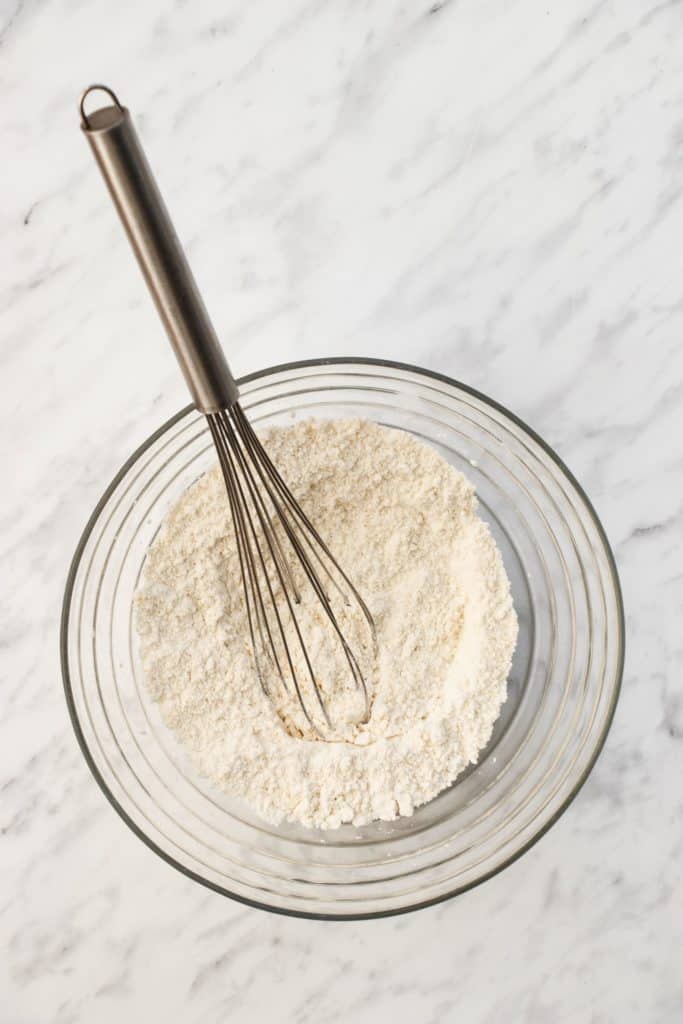 dry ingredients after mixed with whisk in the bowl