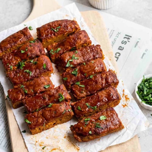 vegan bbq ribs on chopping board.