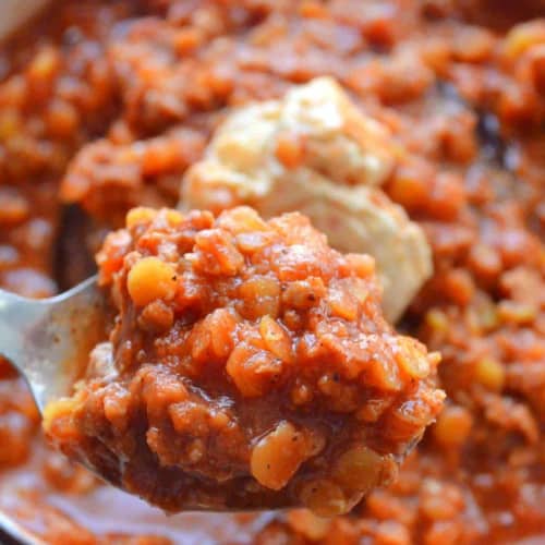 vegan chili on a spoon.