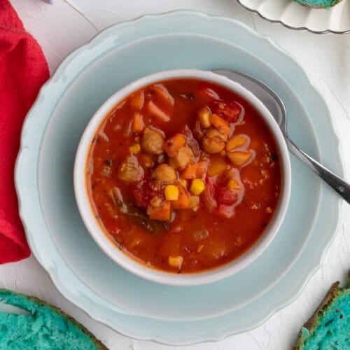 A bowl of 10 copycat Panera Bread vegetable soup.