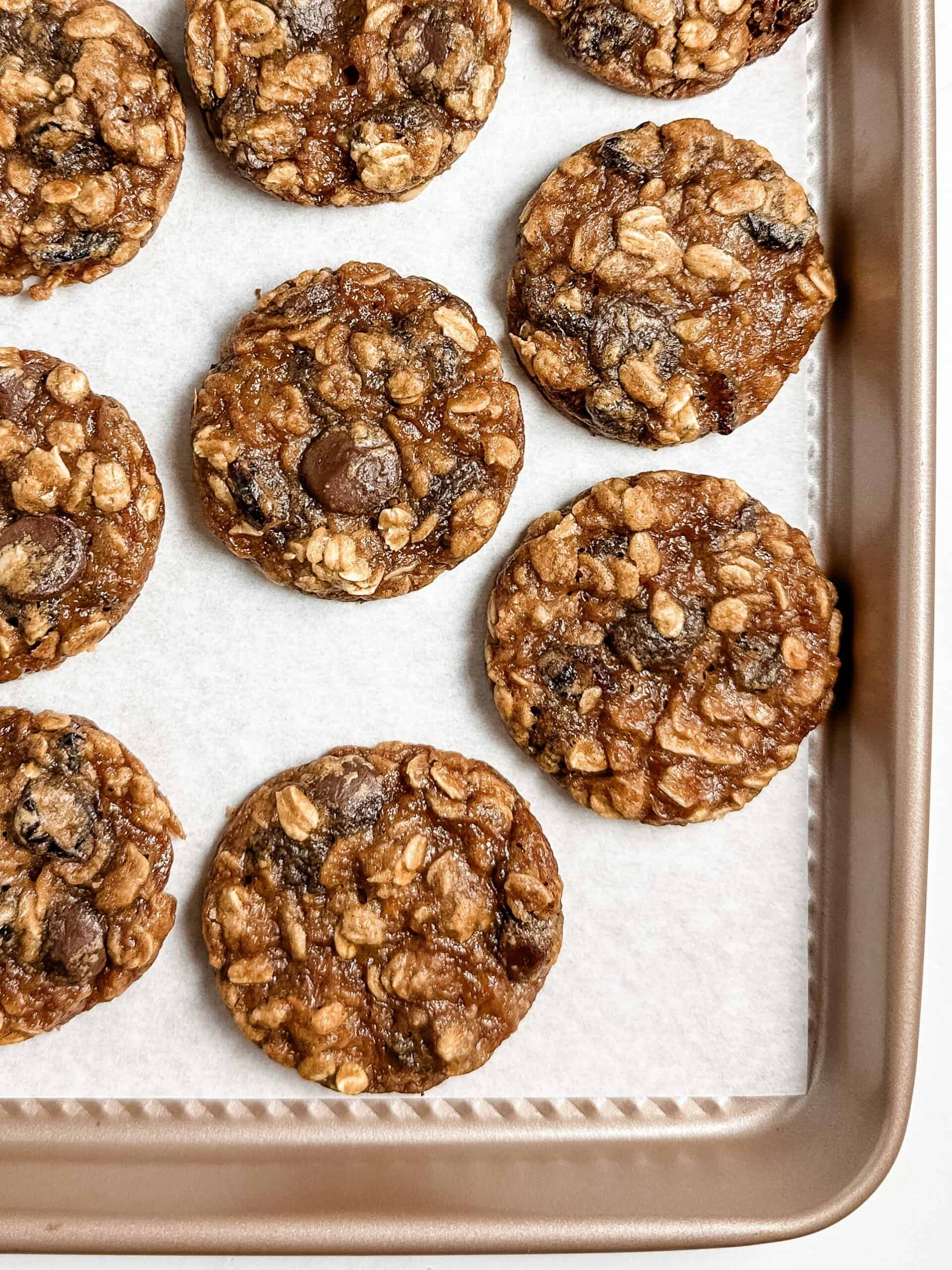 Vegan oatmeal cookies.