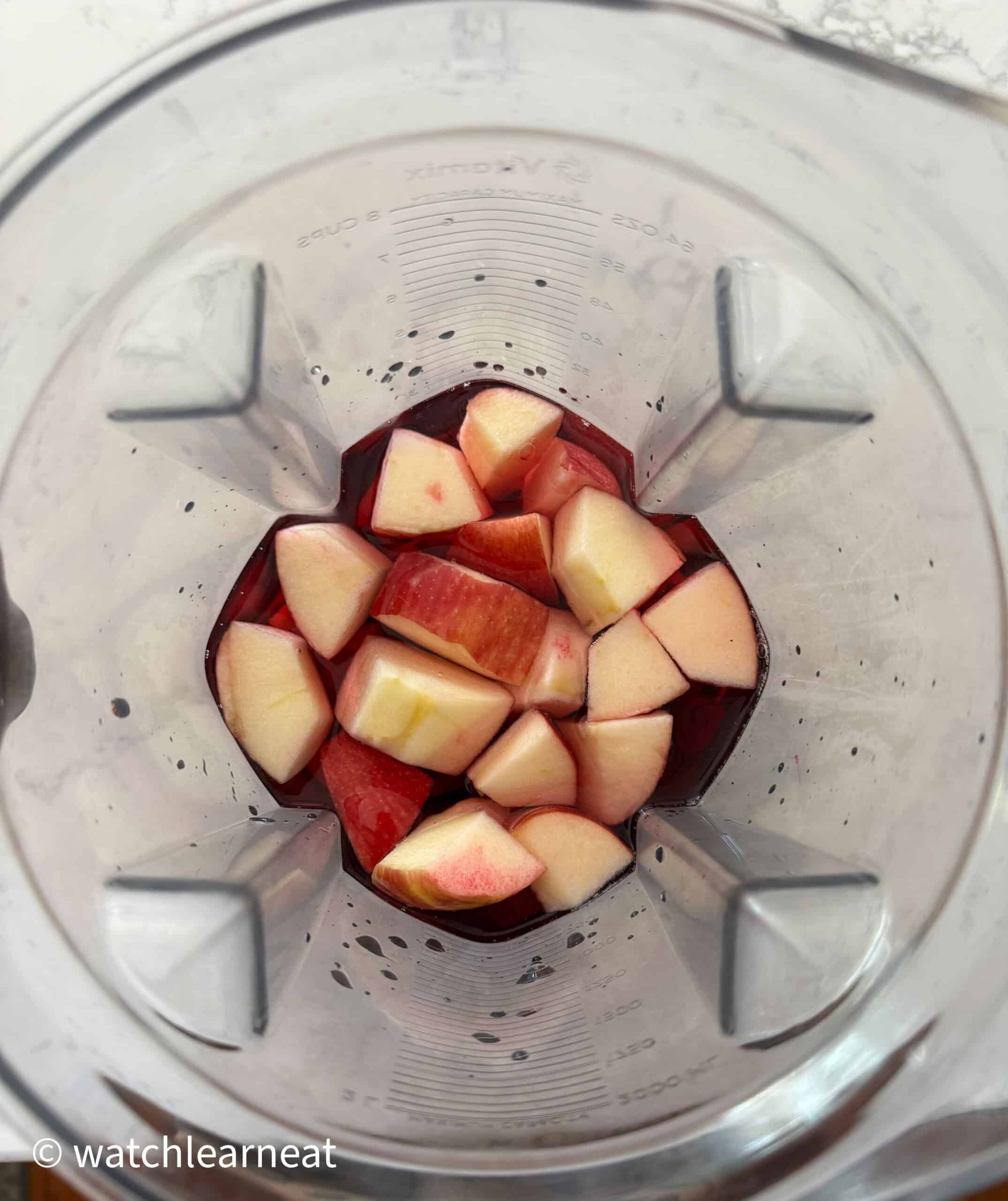 Apples Beetroot Carrot Ginger pomegranate in Blender